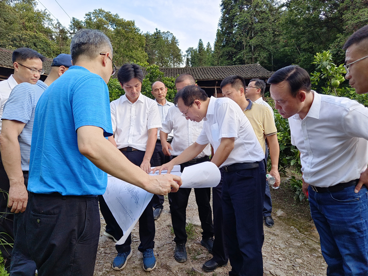 20220727132895.jpg 高速集团总工程师周栋梁查抄洞庭溪沅水特大桥项目前期工作.jpg