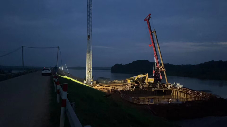 20230831488841.jpg 20230825 益常六标向阳河2号特大桥水中首桩顺利实现浇筑.jpg