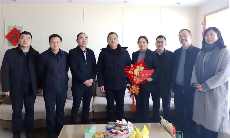20240126126741.jpg 黄甲平慰问湖南永利3044集团官网劳模刘玉兰_副本.jpg