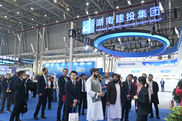 20251110133652.jpg 表部路过集团展位_副本.jpg